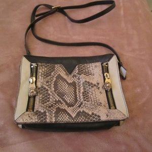 Vince Camuto Women's Handbags~Black & Ivory Leather Crossbody Shoulder Bag